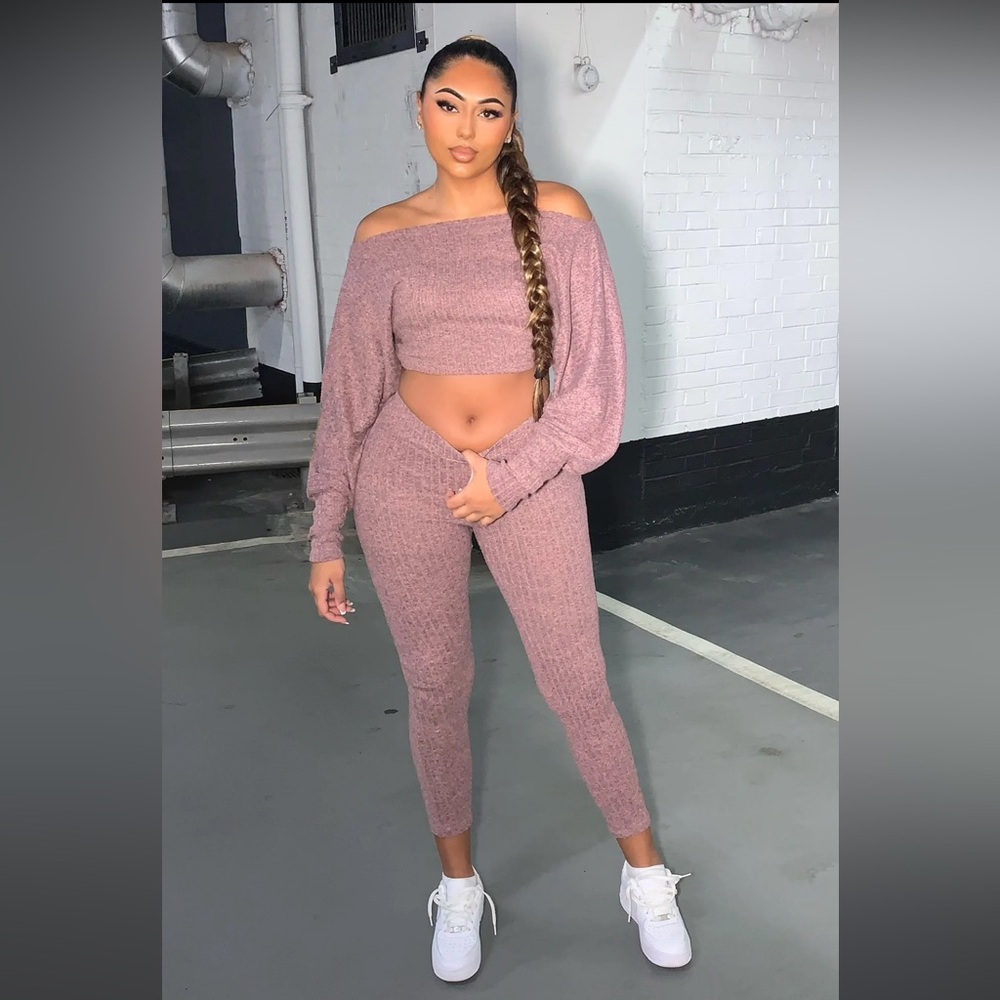 Fashion Nova 2 piece legging set